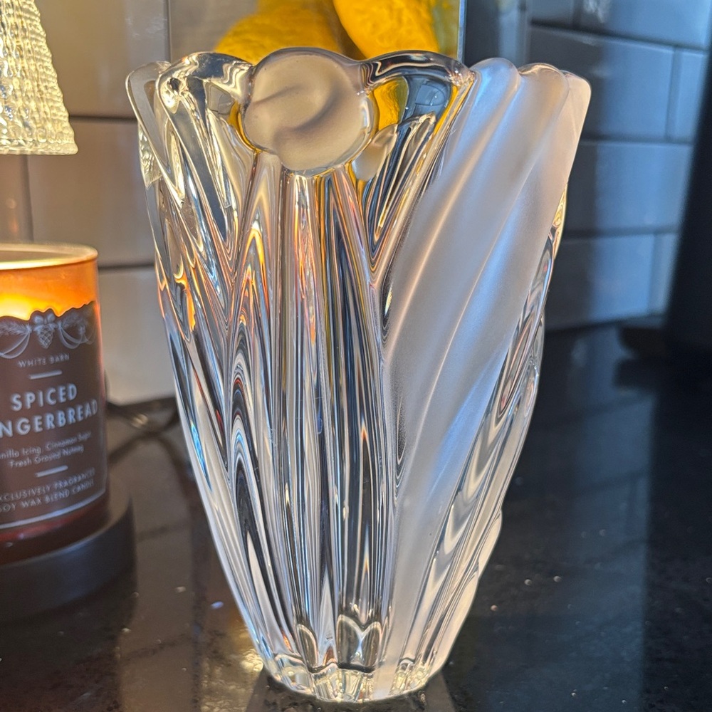 Vintage Mikasa Glass Vase with Swirl Design - Picture 2 of 4